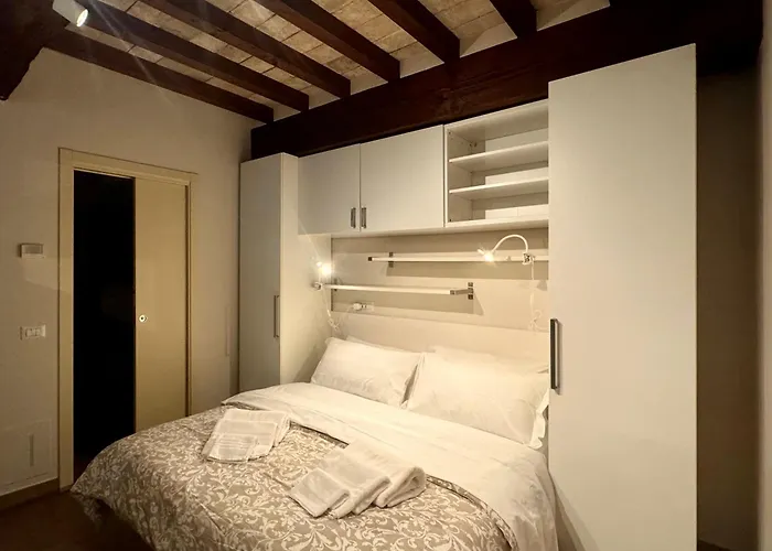 Niki O. Apartments