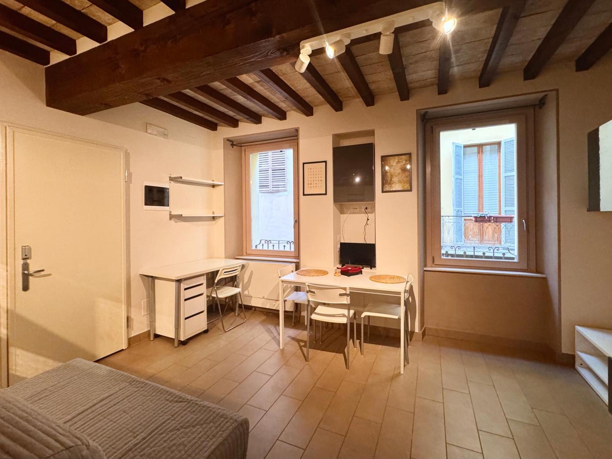 Niki O. Apartment